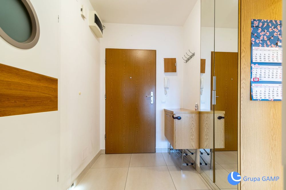 2 pok, 50m2 z miejscem parkingowym, klimatyzacja