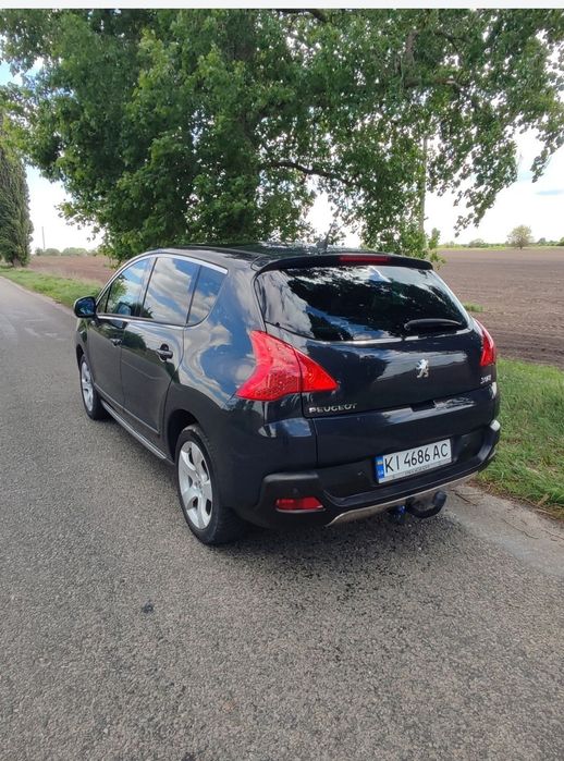 Пежо 3008  2011 року