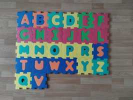 Puzzle piankowe litery i liczby