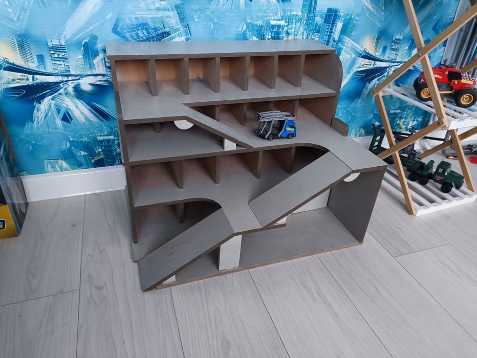 Продам парковку гараж МДФ 10 мм для машинок.