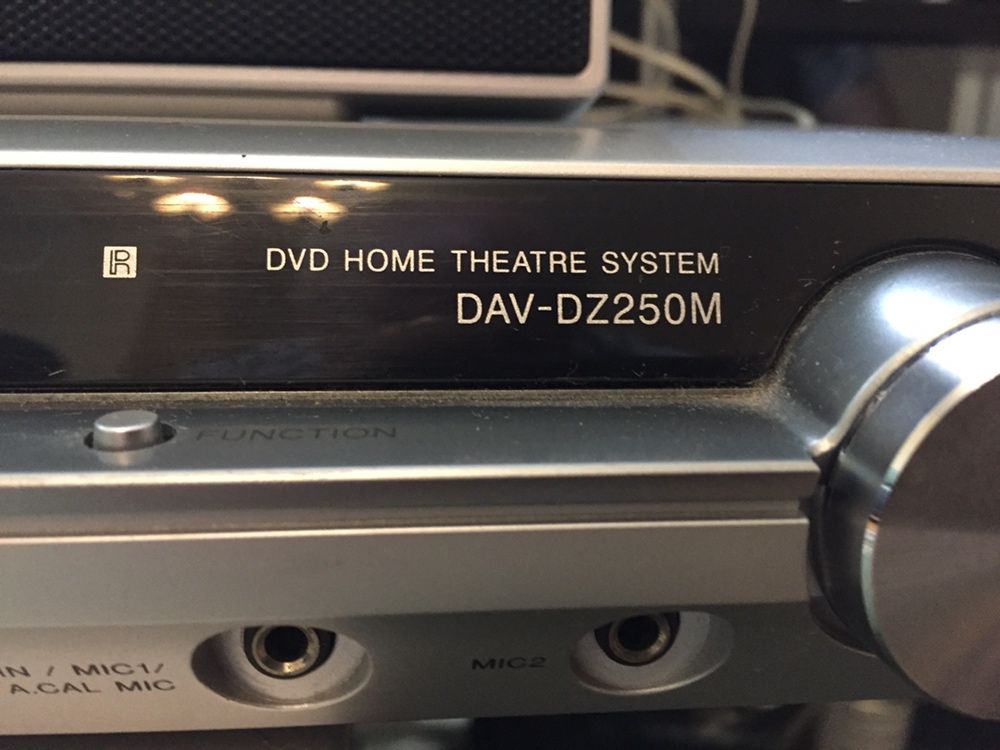 Продам DVD THEATRE  SYSTEM  DAV - DZ250 M  Домашній кінотеатр