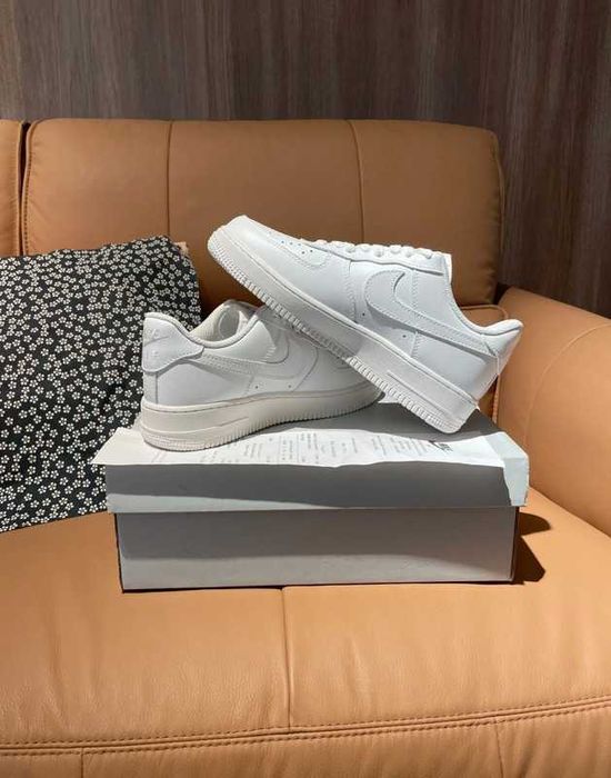 NikeAir Force 1_WhiteBiegania / Rozmiar.39