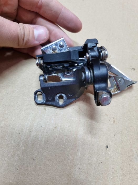 Przerzutka przednia SLX m660 3s