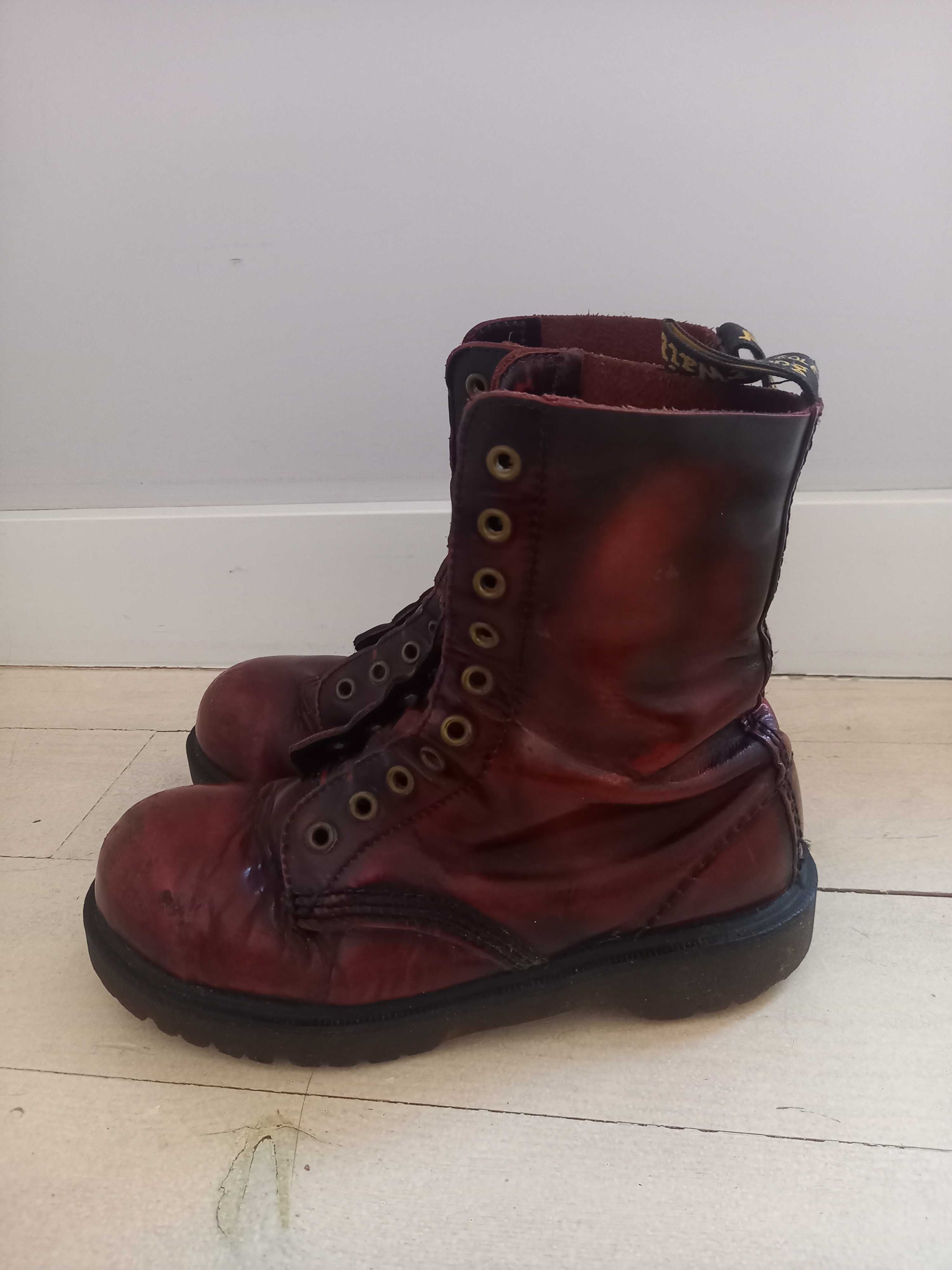 Botas Dr. Martens bordeaux, tamanho 4 (36/37) 23cm.