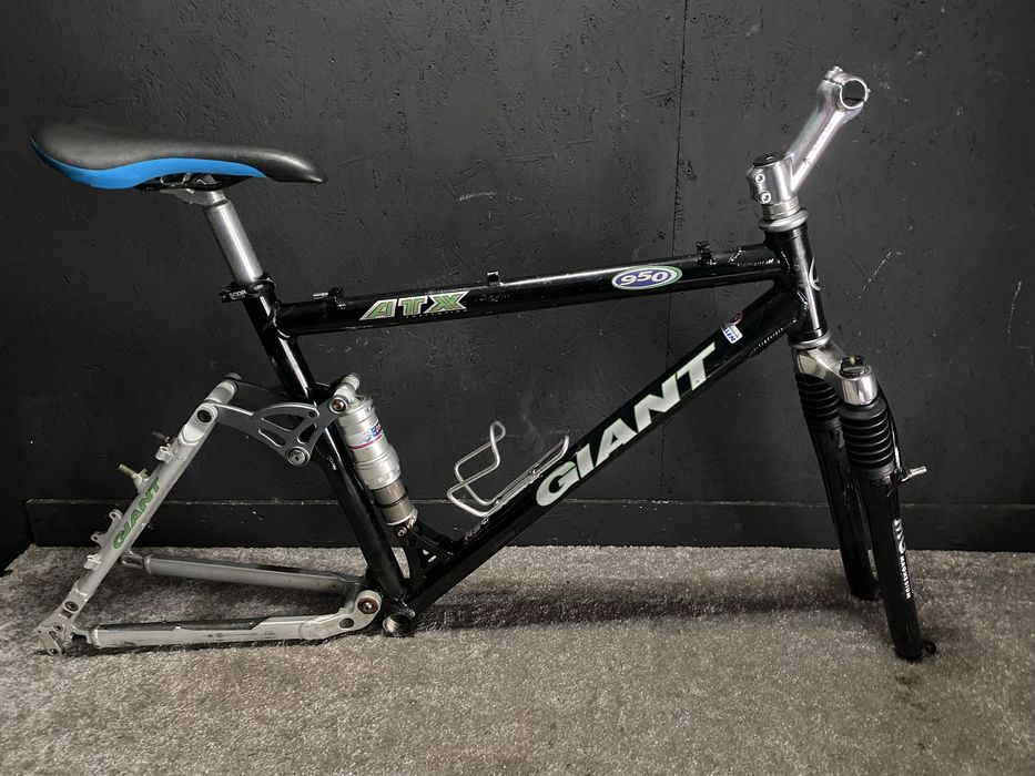 Frameset Giant ATX 950 26” SR Suntour MG80 DNM Air