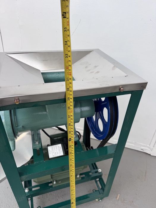 Промислова чавунна м'ясорубка 42 з електродвигуном 220 в 2.2 кВт