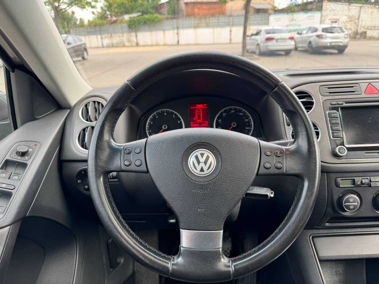 Volkswagen Tiguan 2008 Фольцваген Тигуан автомат панорама