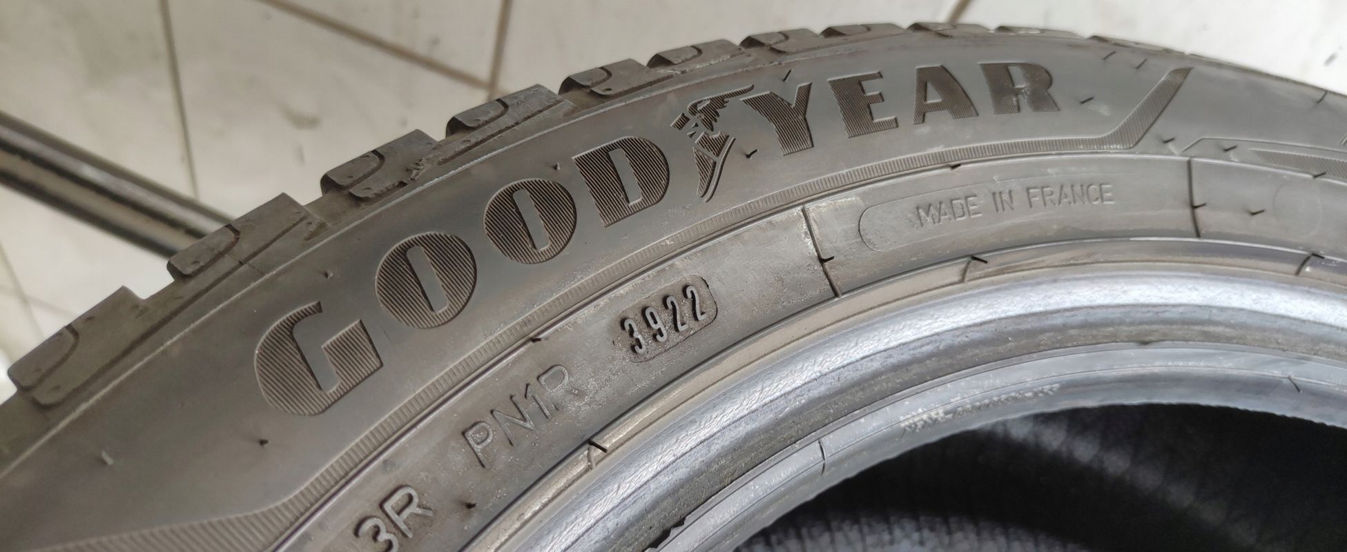 2x 215/55r17 Goodyear UltraGrip Performance+ 98v 2021/22r C/B/71dB