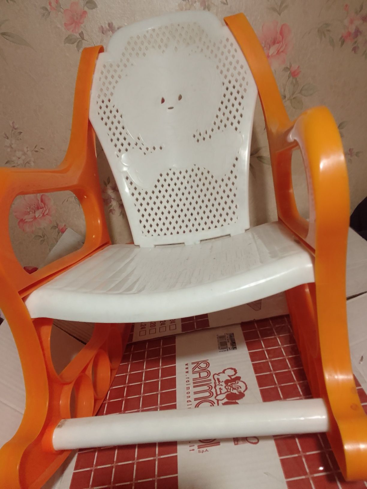 Продам дитяче крісло качалку