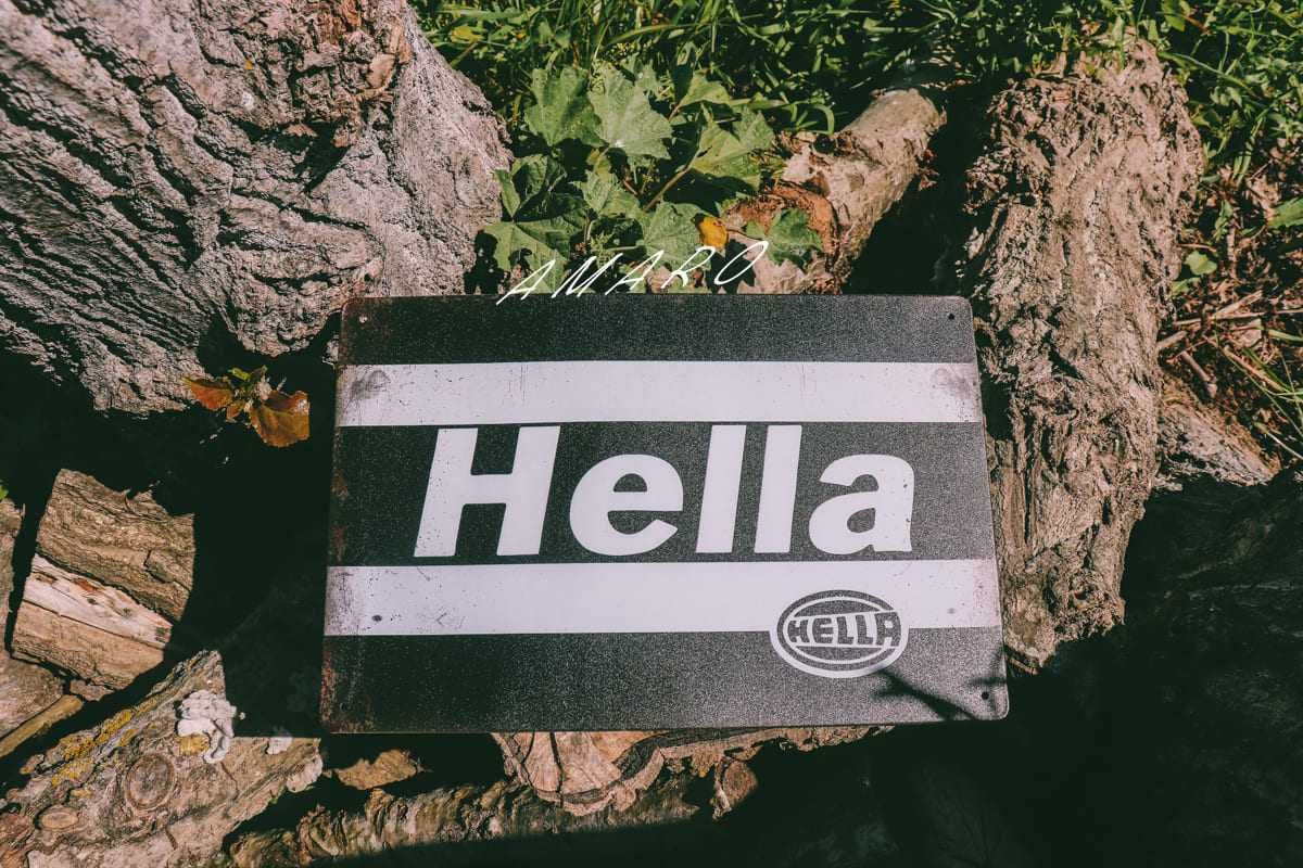 Placa/Chapa de Metal Vintage/Retro Hella | NOVA