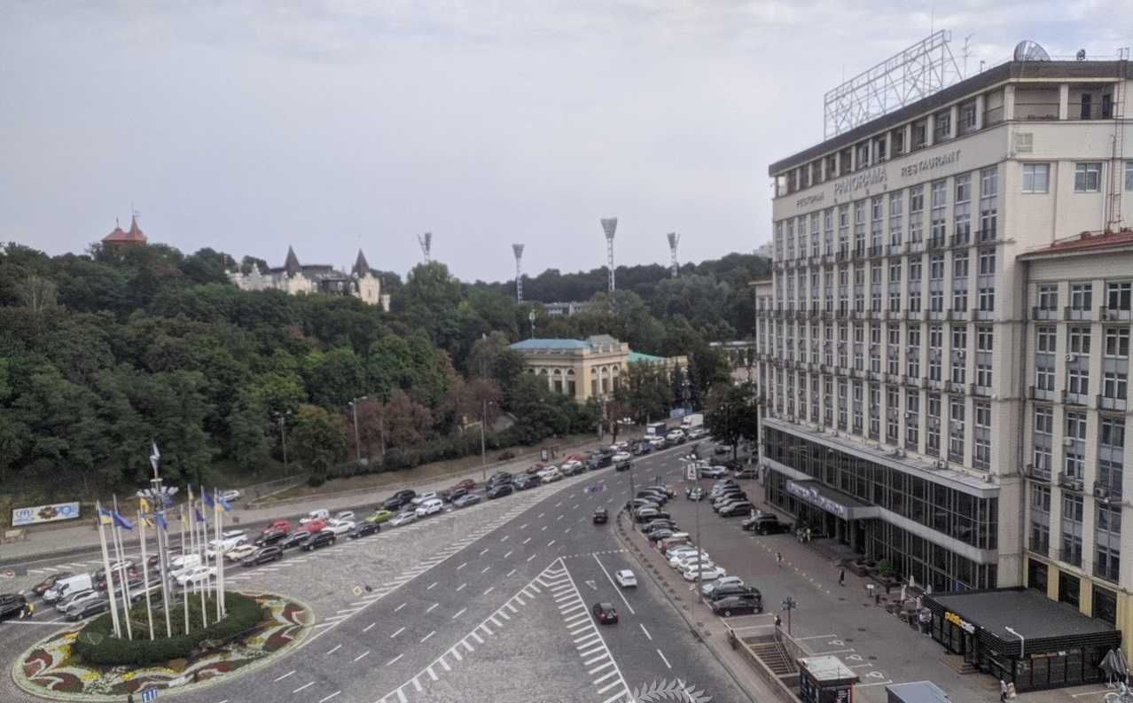 Сучасний офісний блок у центрі Києва ор-р Європейська площа
