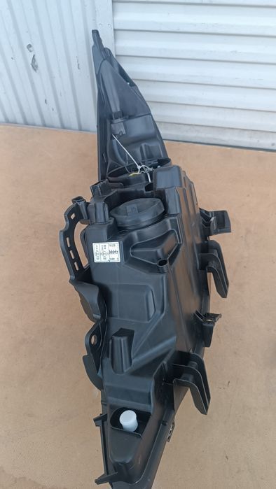 Vendo farol direito de Peugeot 207 ano 2006/09