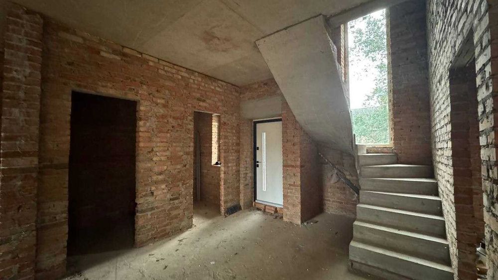 Дуплекс 120 м² із терасою та паркомісцем у затишній частині Бучі