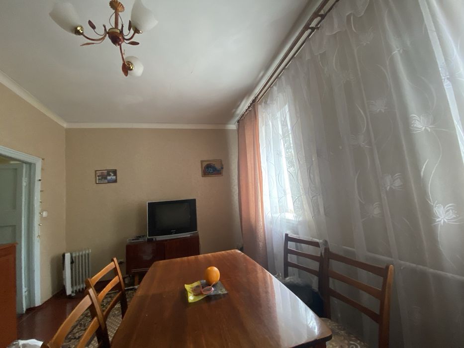 Продається будинок в Покровському районі .