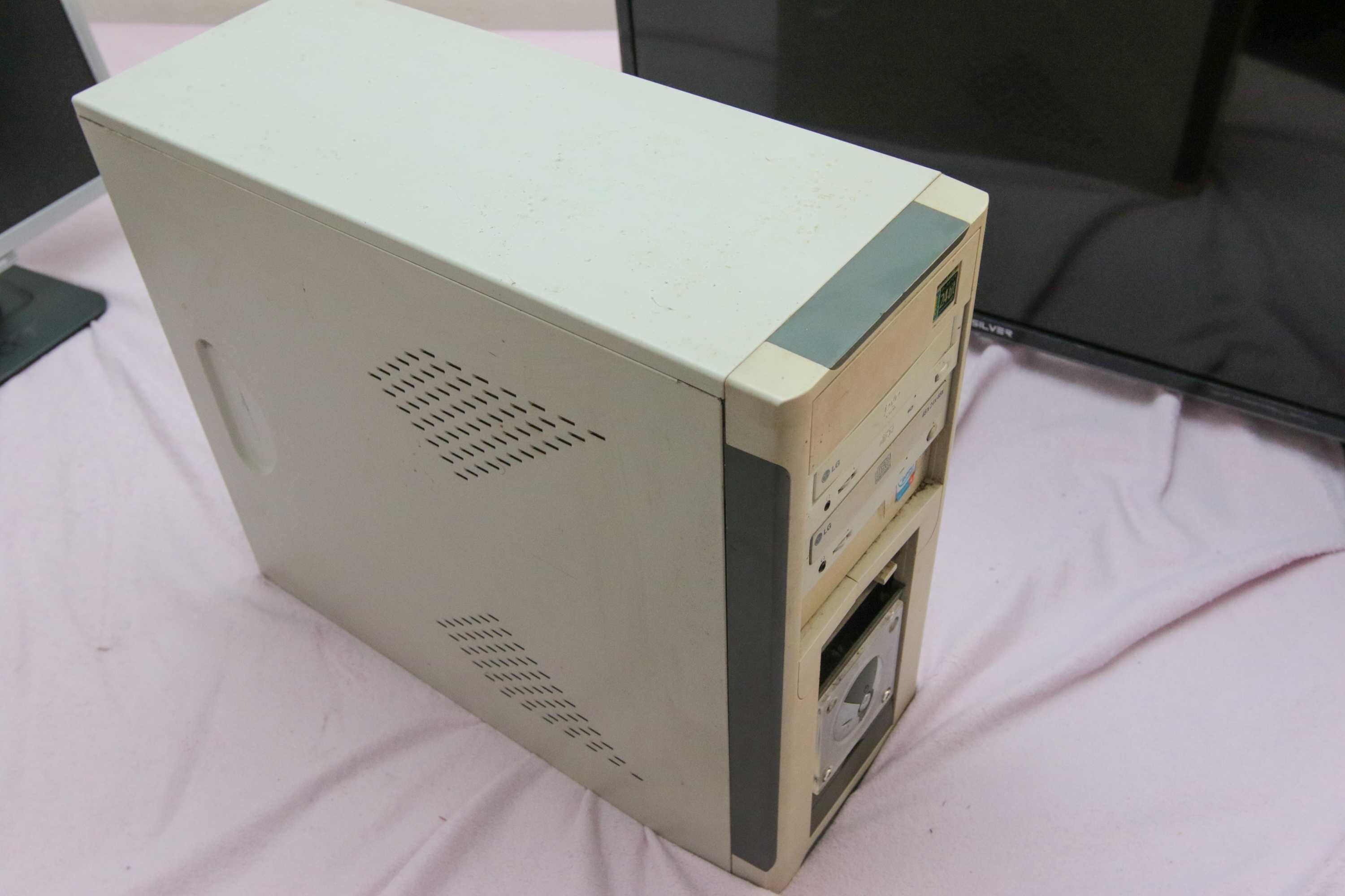 Monitor, colunas, torres pc para desocupar.