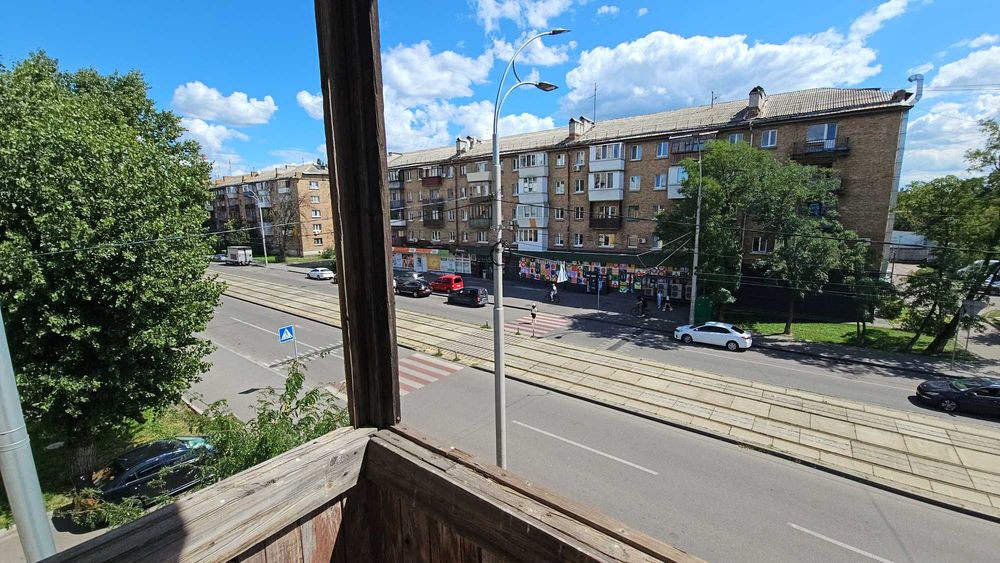 Київ район ДВРЗ вул. Алматинська 89 а. Є ВІДЕООГЛЯД.