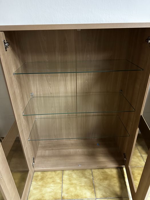 Witryna z przeszkleniem kolor dab