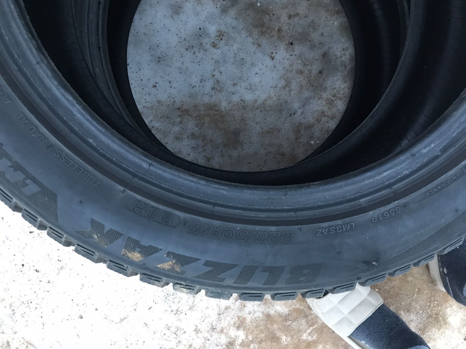 Bridgestone Та Uniroyal R17 225/50 зима