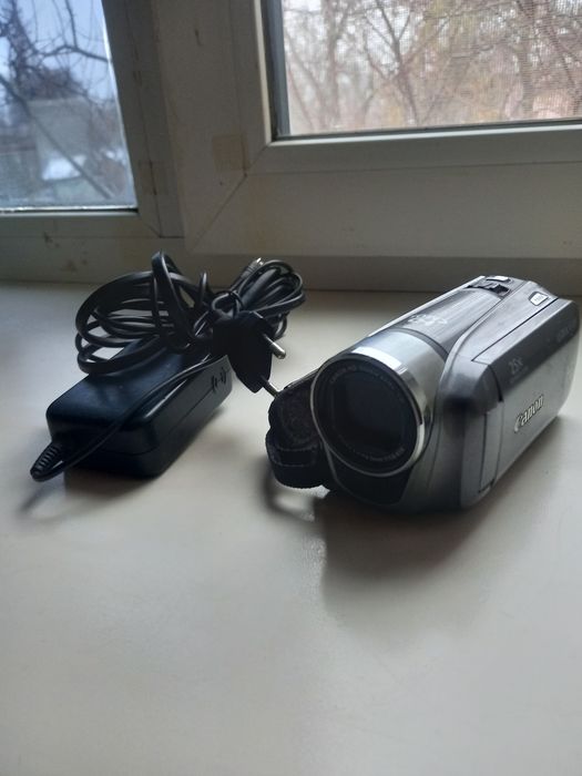 Цифрова видеокамера Canon