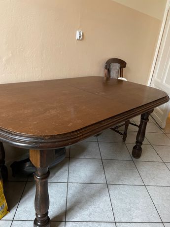 Stół z duszą w starym stylu