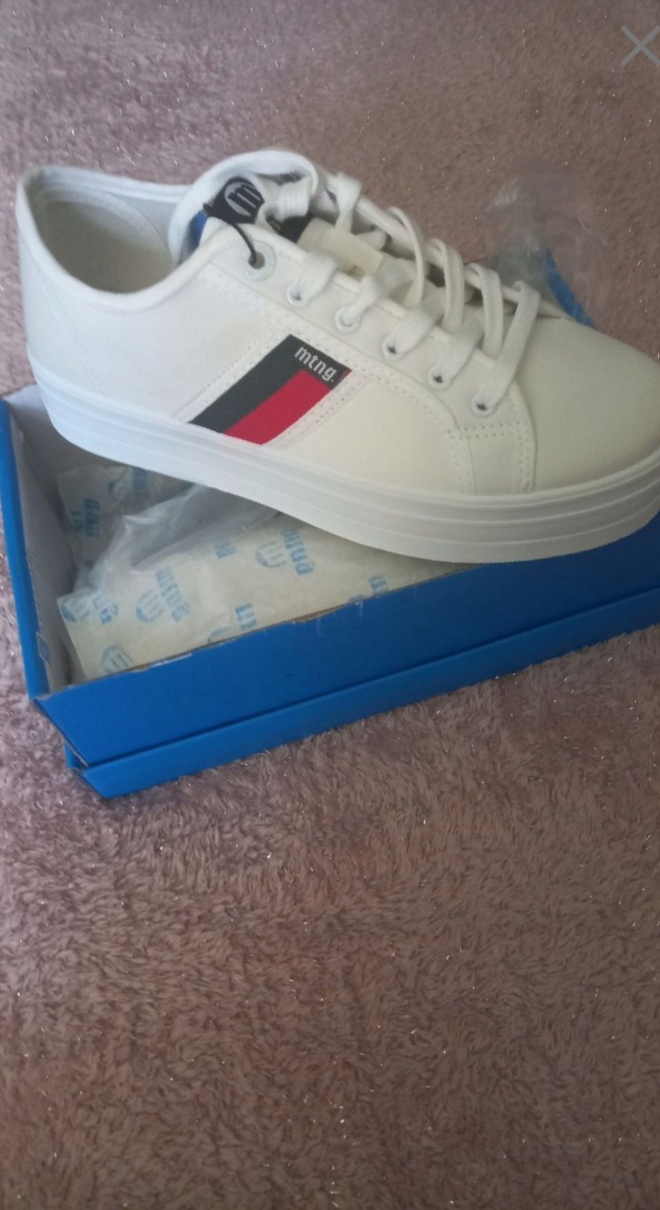 Buty nowe mustang