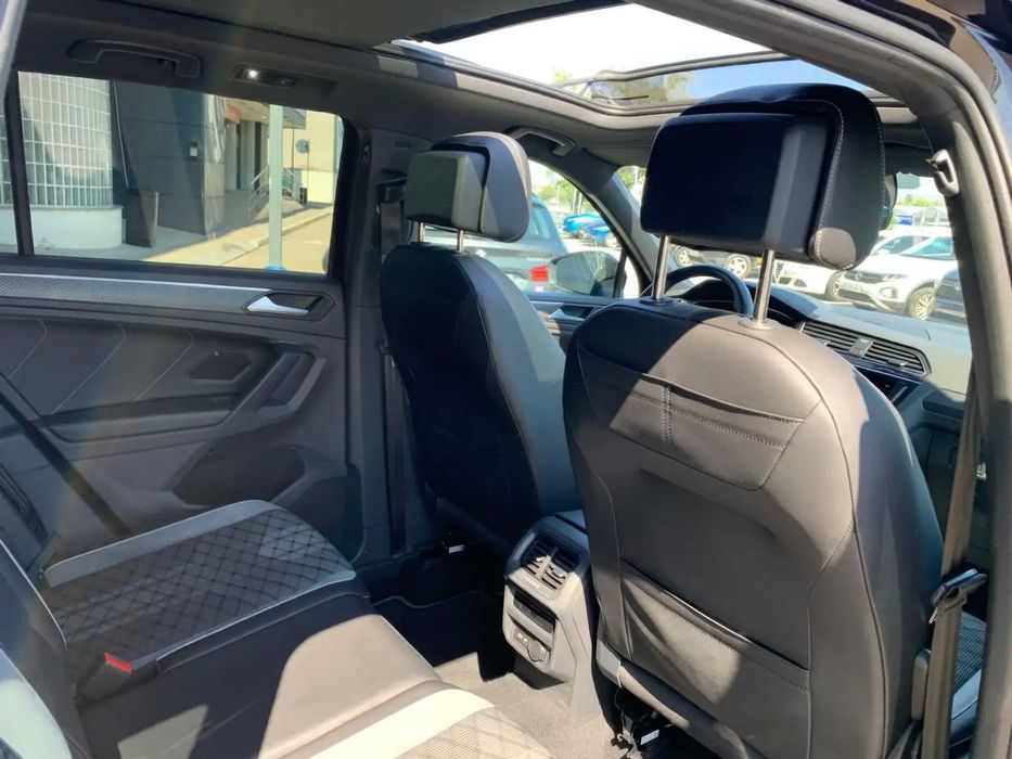 Volkswagen Tiguan R-Line      2022