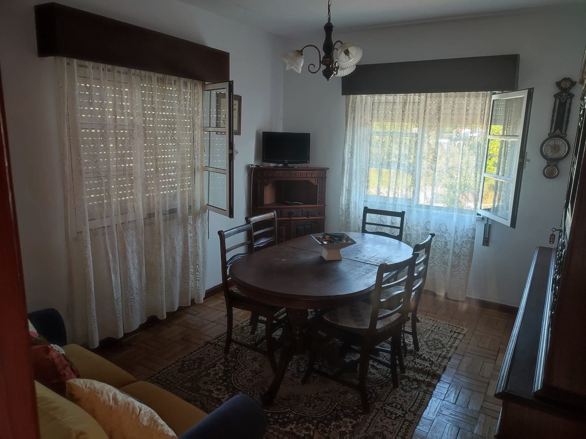 Moradia t5 no centro das Termas de São Pedro do Sul