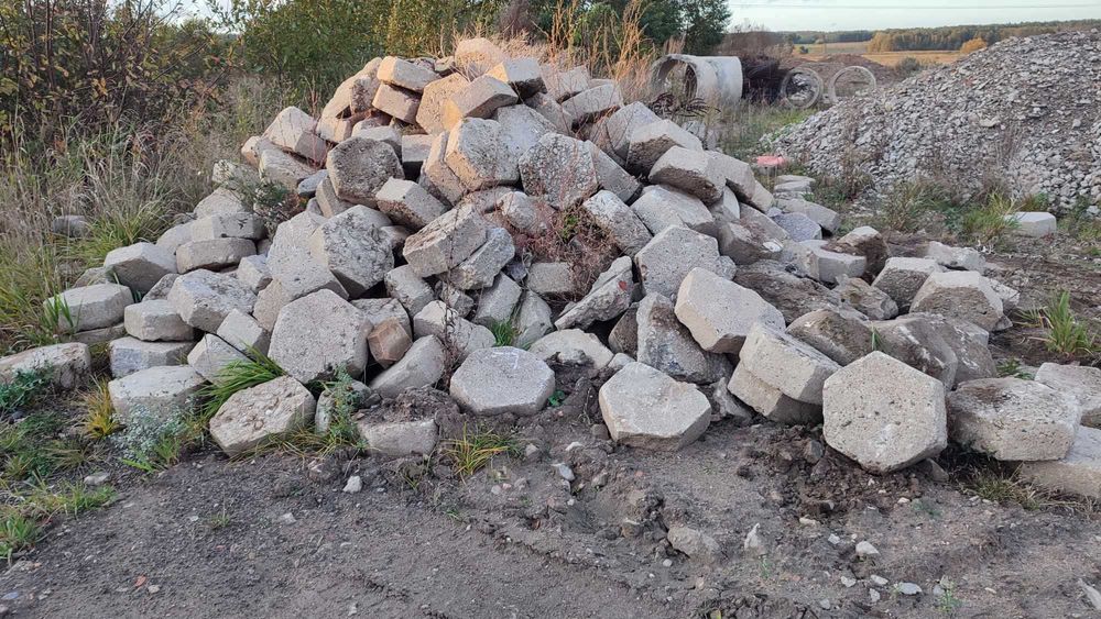 Trelinka, Trylinka .Transport