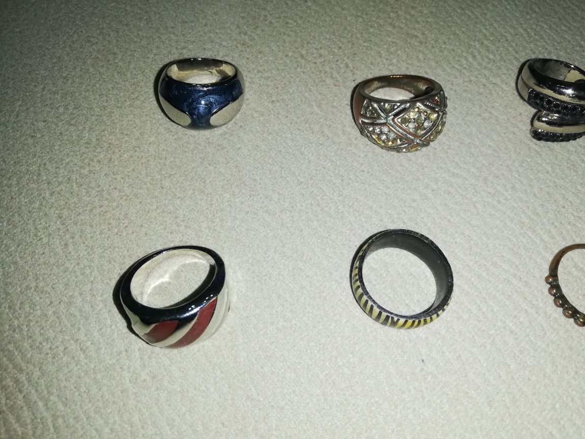 Diversos anéis de várias marcas
