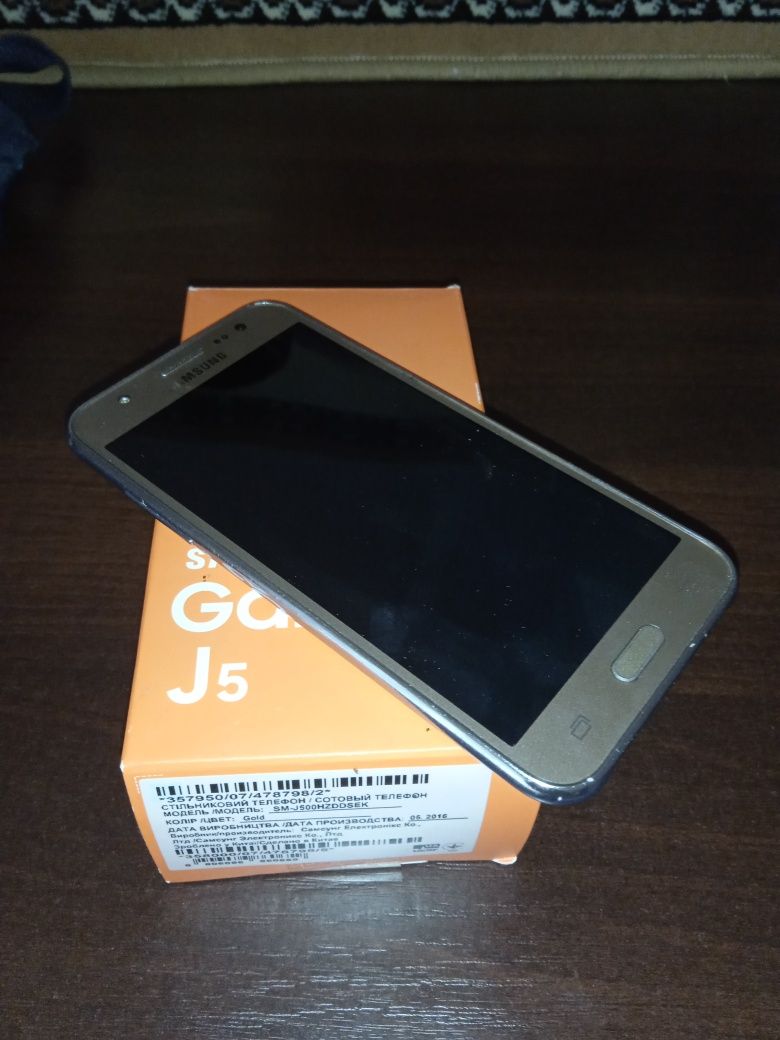 Продам Samsung galaxy j5