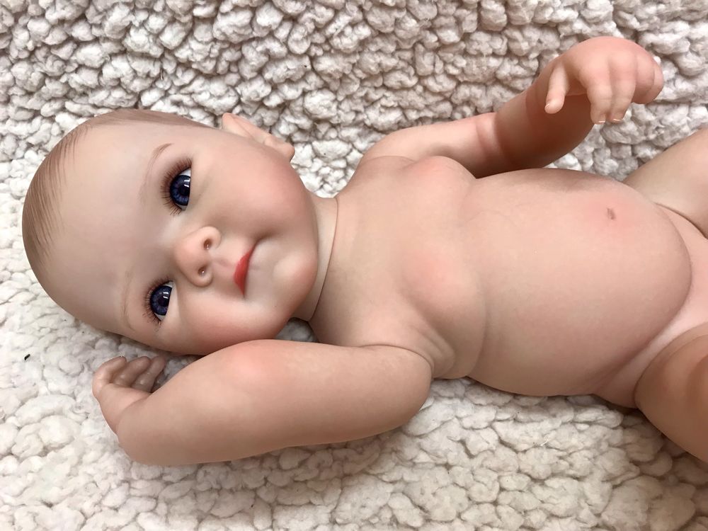 Lalka typu reborn z wyprawka dziewczynka