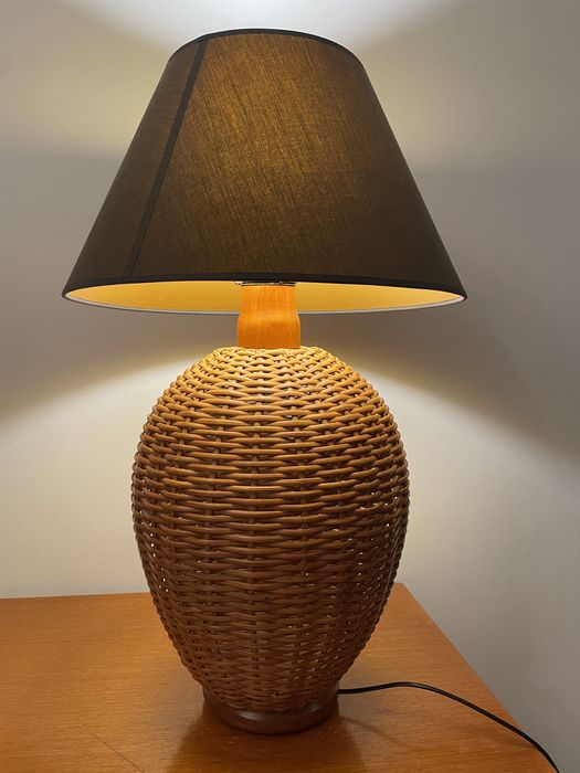 Lampka nocna rattanowa