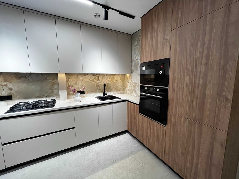 Продам 2 кімнатну квартиру з новеньким ремонтом