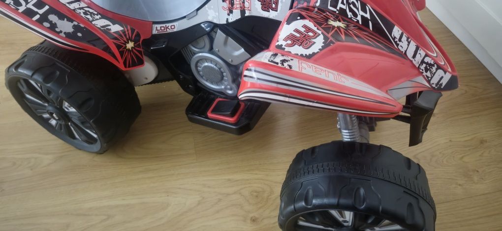 Moto 4 a bateria elétrica