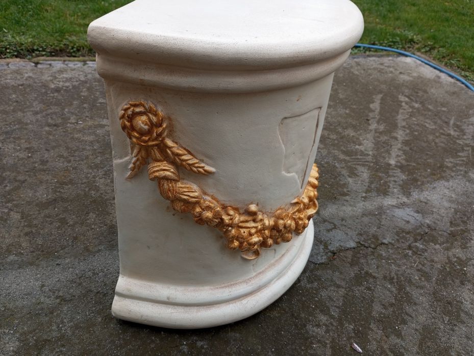 Półkolumna kolumna gipsowa czarny mat beż złoto