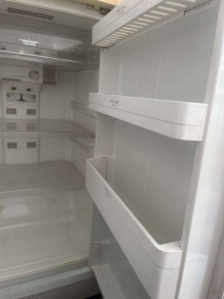 Холодильник Daewoo .