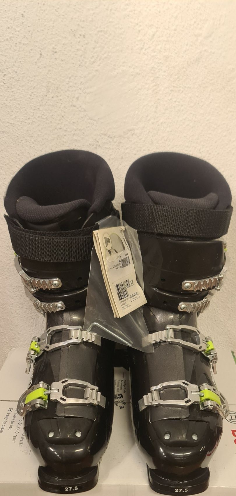 Vendo botas de Ski dois pares novas e um par usadas