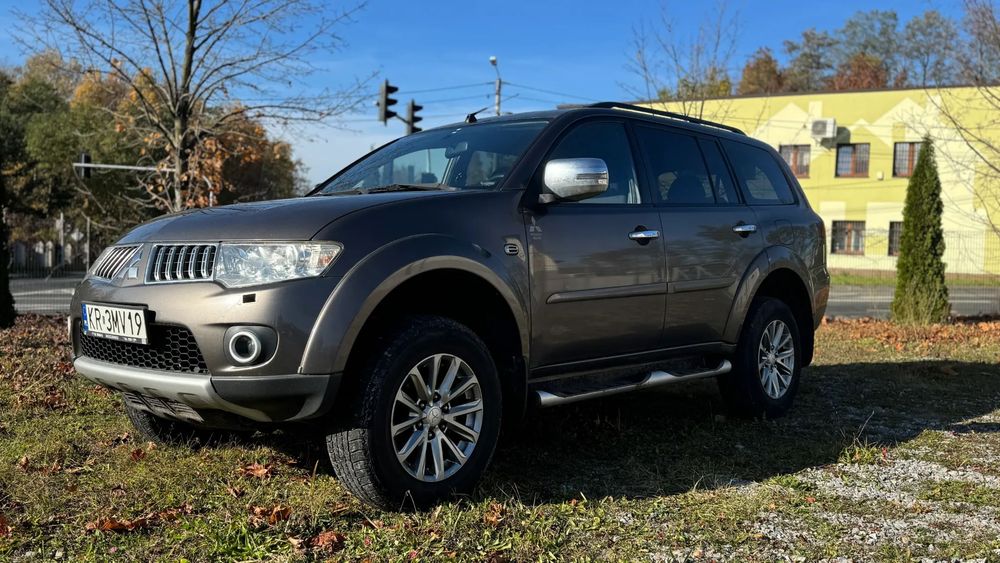 Mitsubishi Pajero Sport Mitsubishi Pajero Sport 2.5 DI-D 178 KM 4×4 • Automat • Serwisowany
