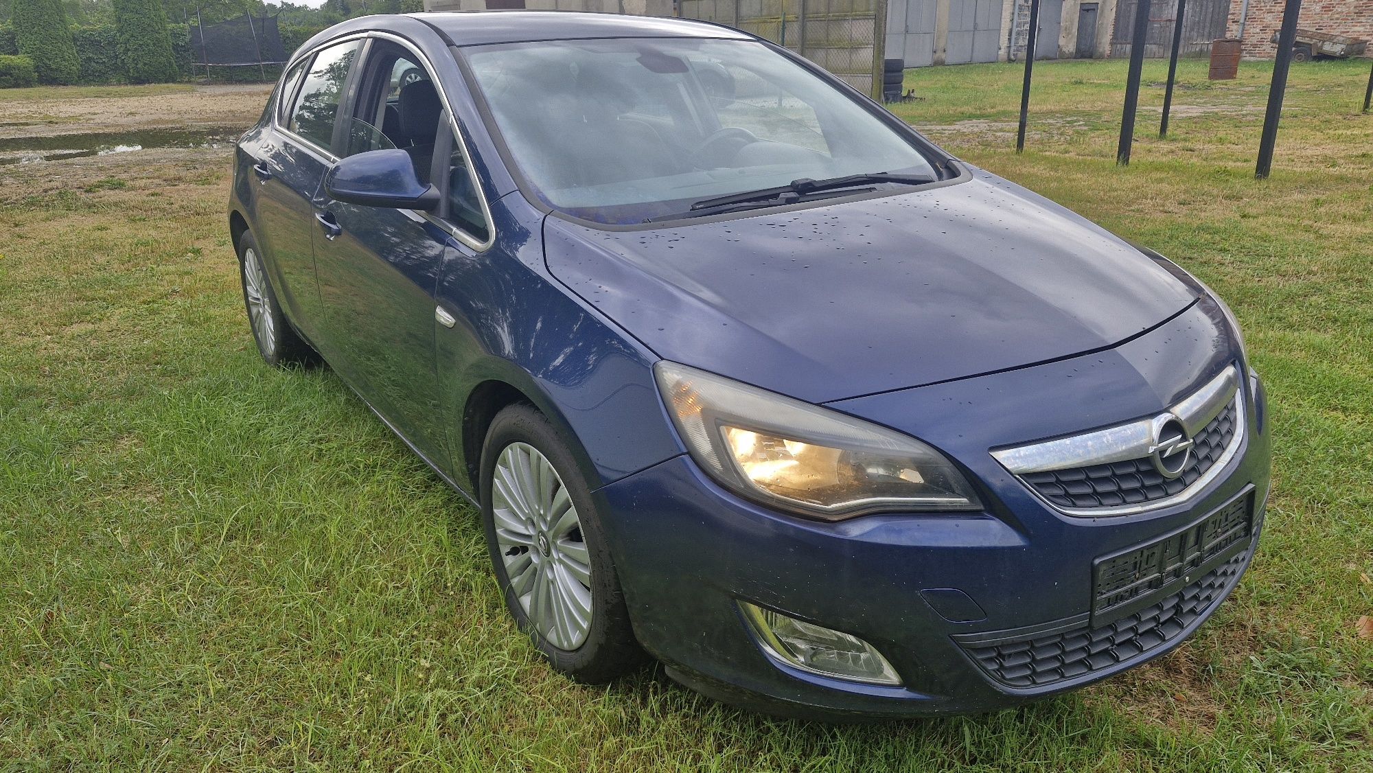 Opel Astra J 1.7d maska błotnik zderzak komplet z22a