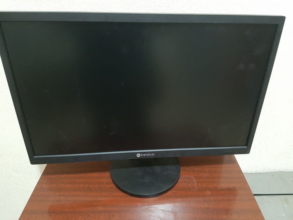 Продам монитор 24 дюйма Lenovo