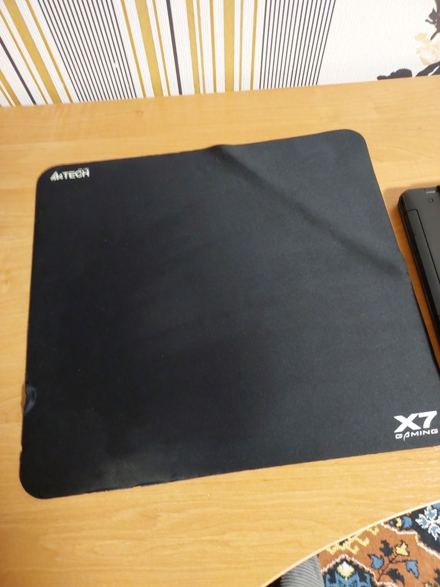 Продам ноутбук Asus x550c Intel Core i3-3217U/RAM 4 ГБ/GeForce GT 720M