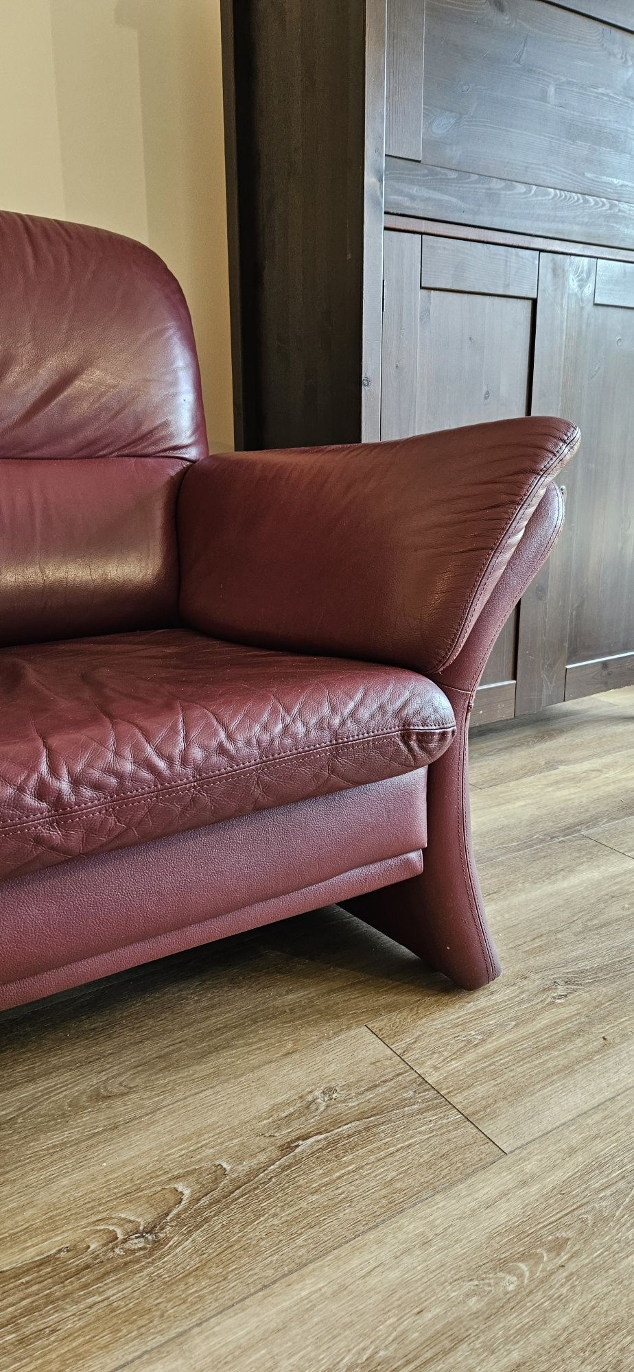 Piękna skórzana sofa