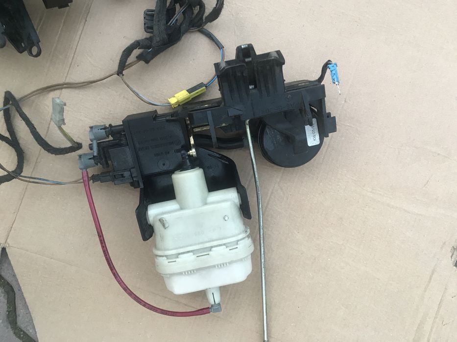 Механизм замок дотяжка крышки багажника, S класс W220