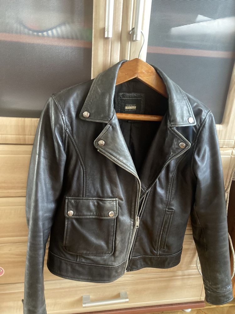 Куртка , косуха . натуральная  кожа  Zara (косуха Зара )