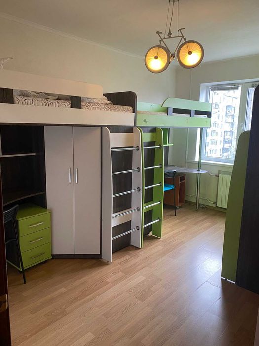 Продаж 3 кімнатної квартири біля метро Оболонь