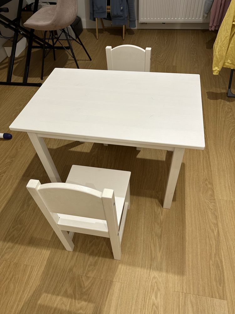 Ikea sundvik stolik + 2 krzesełka dla dziecka