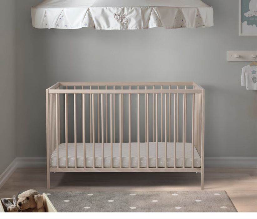 Berço faia Sniglar Ikea oferta colchão almofada e protectores