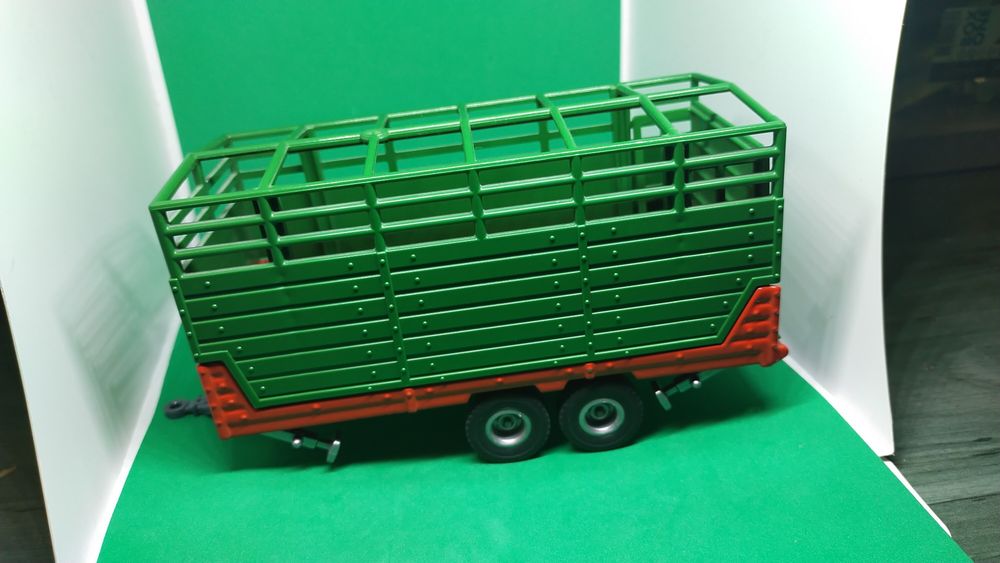 Siku przyczepa do przewozu krów 1 32