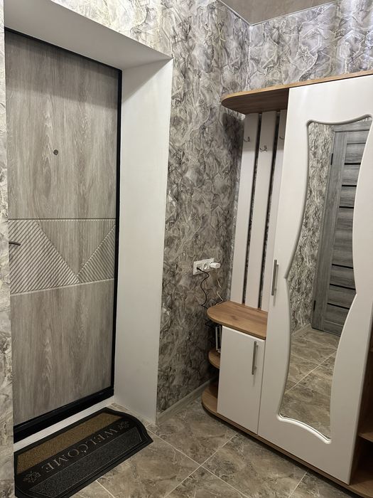 Оренда квартири подобово м. Лозова