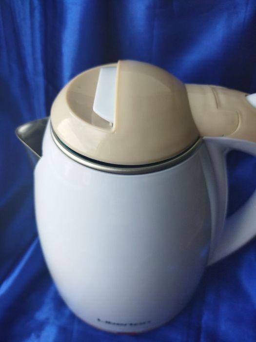 Електричний чайник Liberton LEK-6802